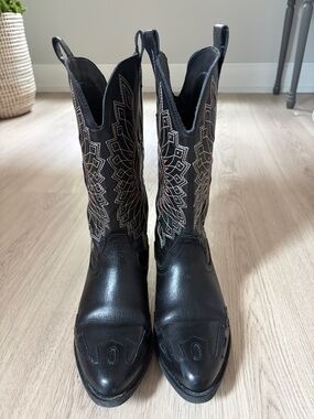 Black Embroidered Western Cowboy Boots